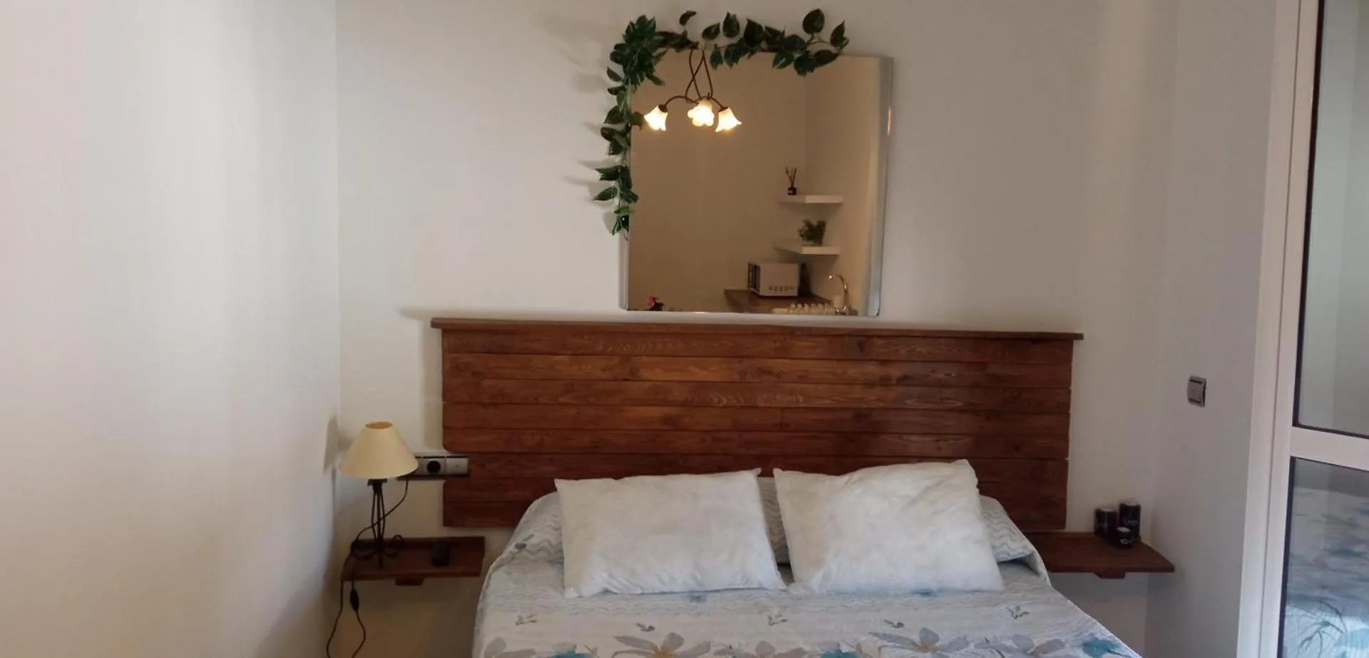 Habitacion Amplia Y Luminosa Coria del Río